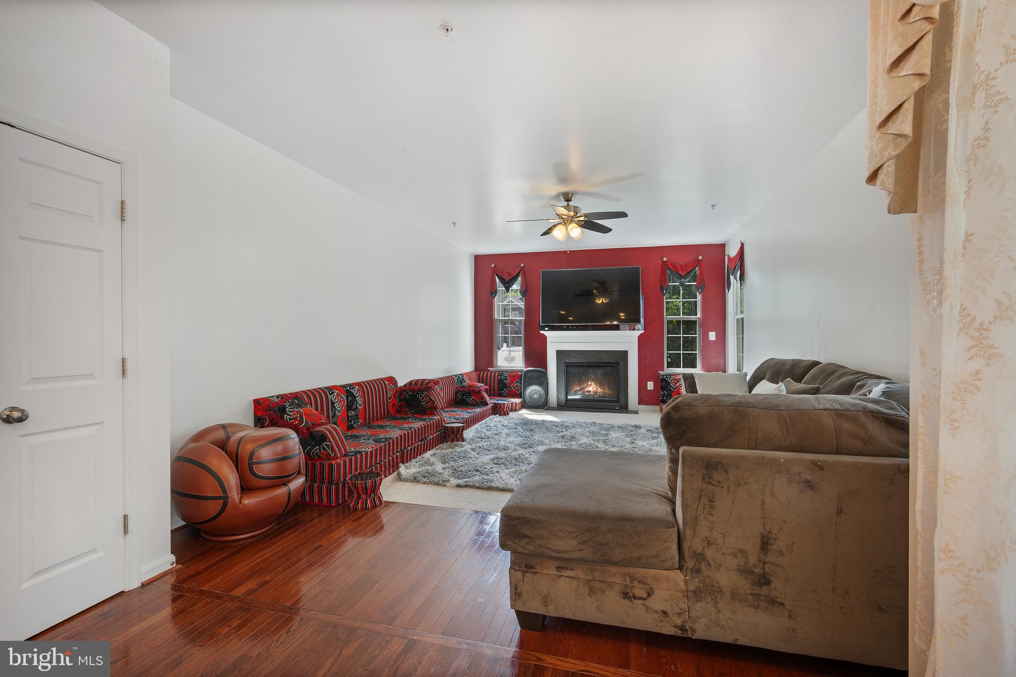 2441 Ellsworth Pl