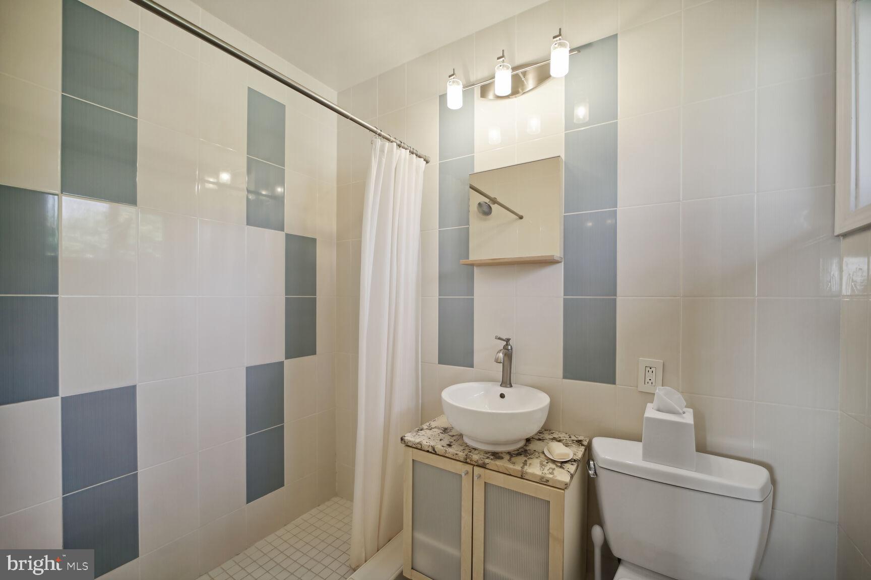 9312 Parkhill Ter