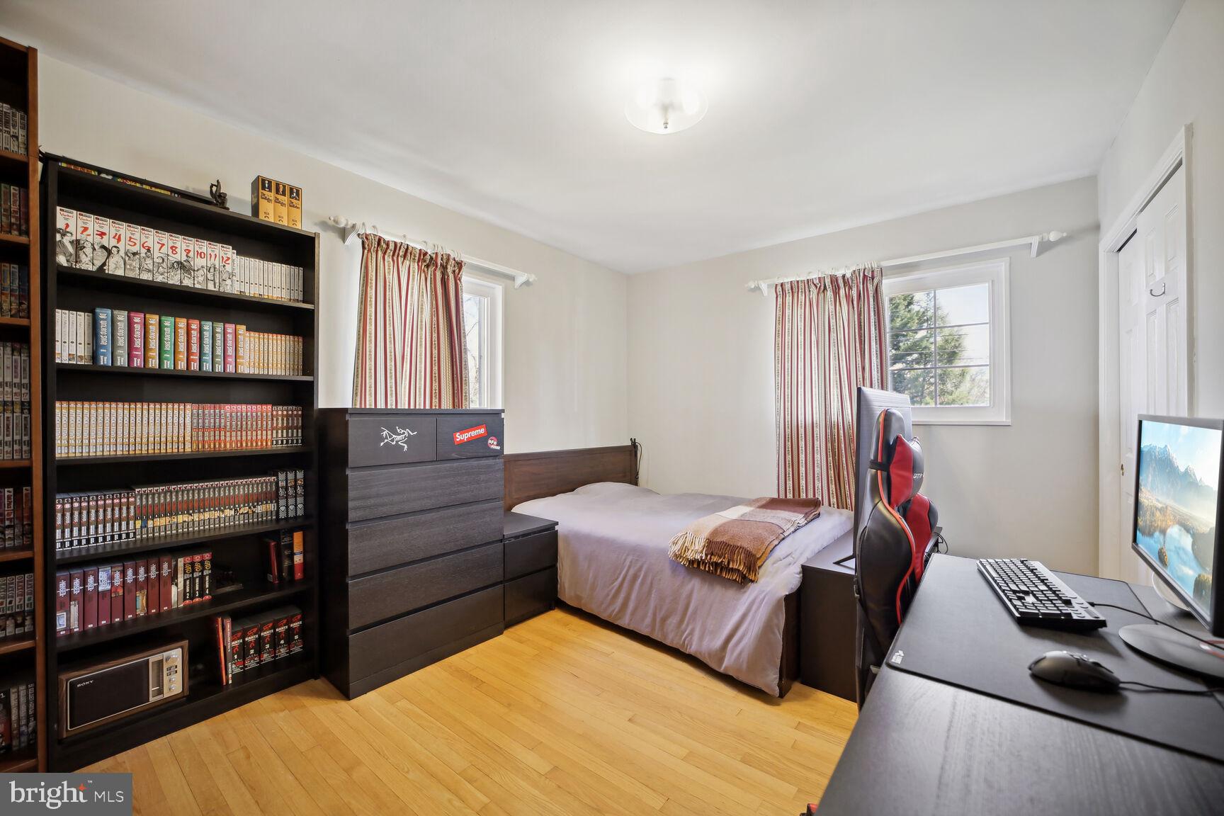 9312 Parkhill Ter