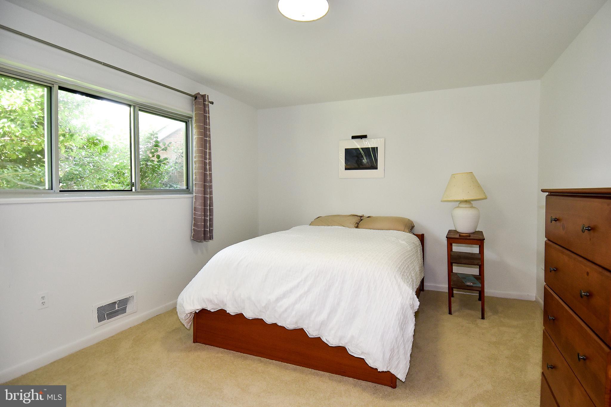 10613 Weymouth St #201