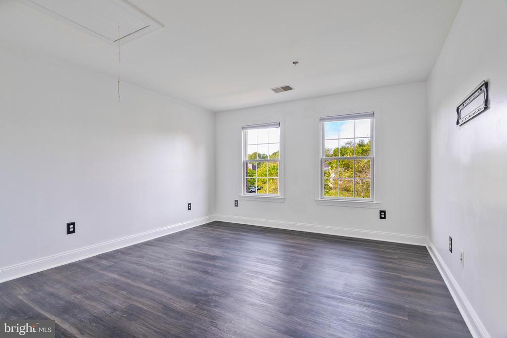 1911 Southwood Ct