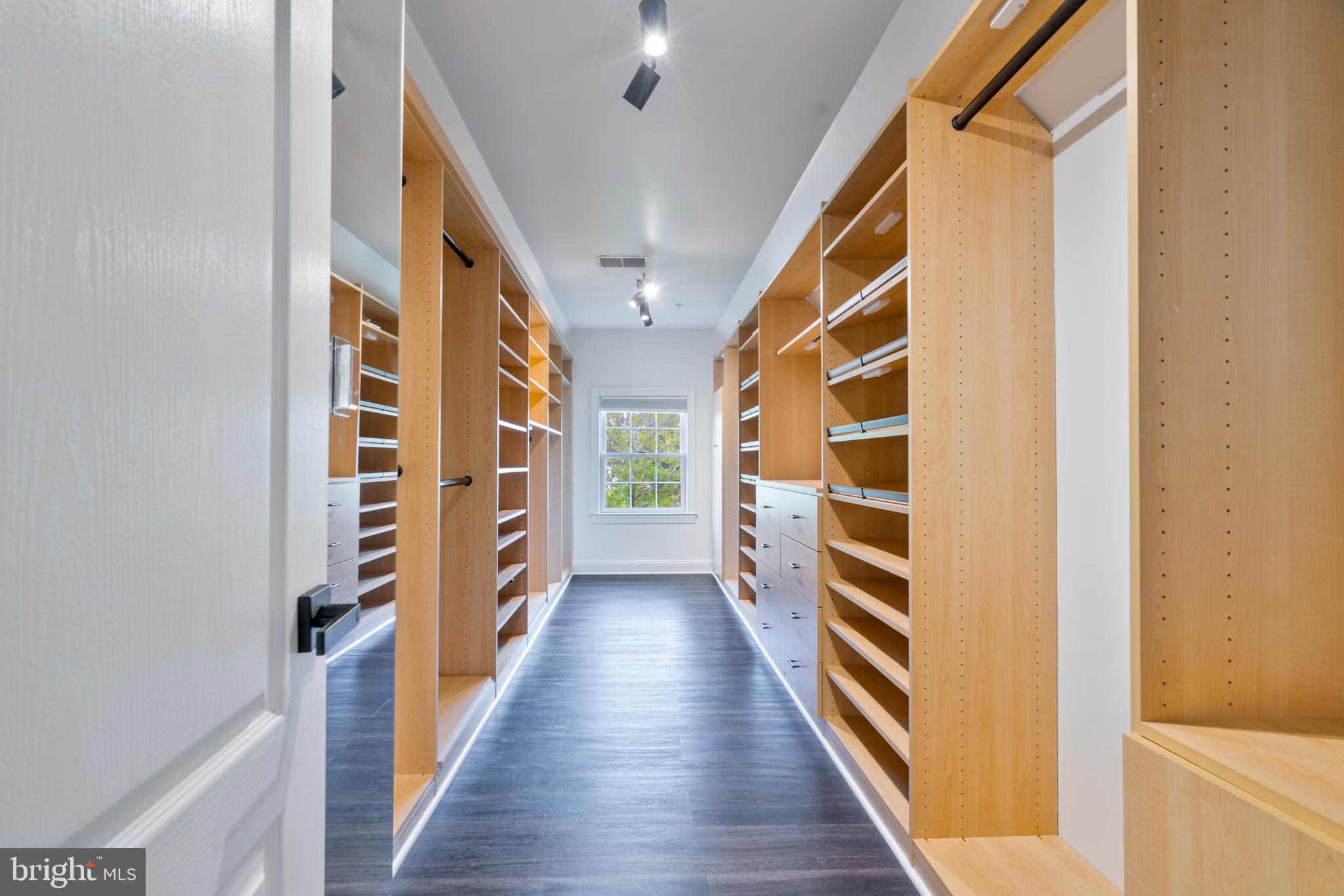 1911 Southwood Ct