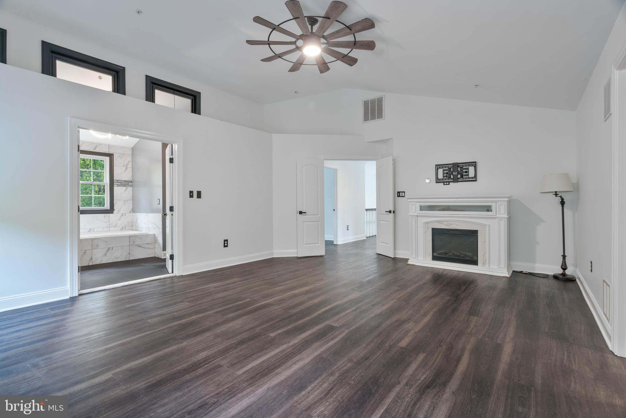 1911 Southwood Ct
