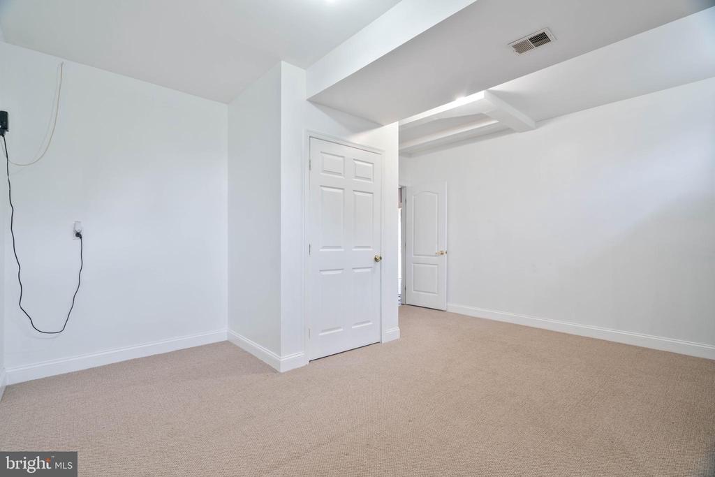 1911 Southwood Ct