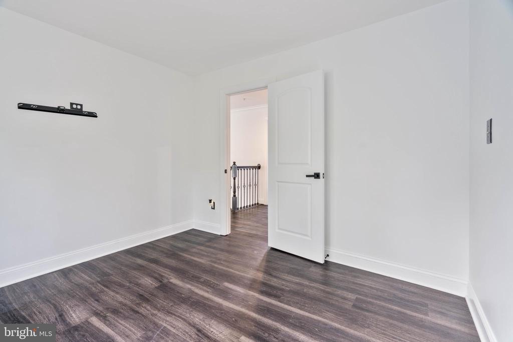 1911 Southwood Ct