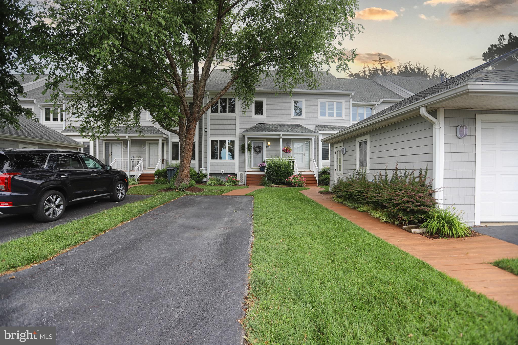 606 Oyster Cove Dr