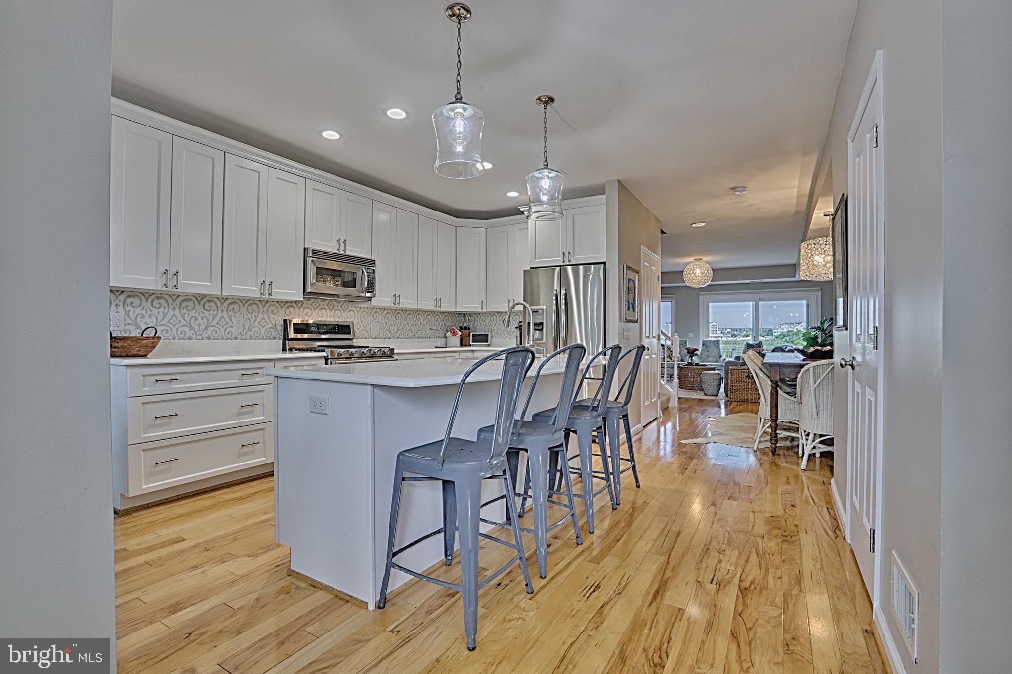 606 Oyster Cove Dr