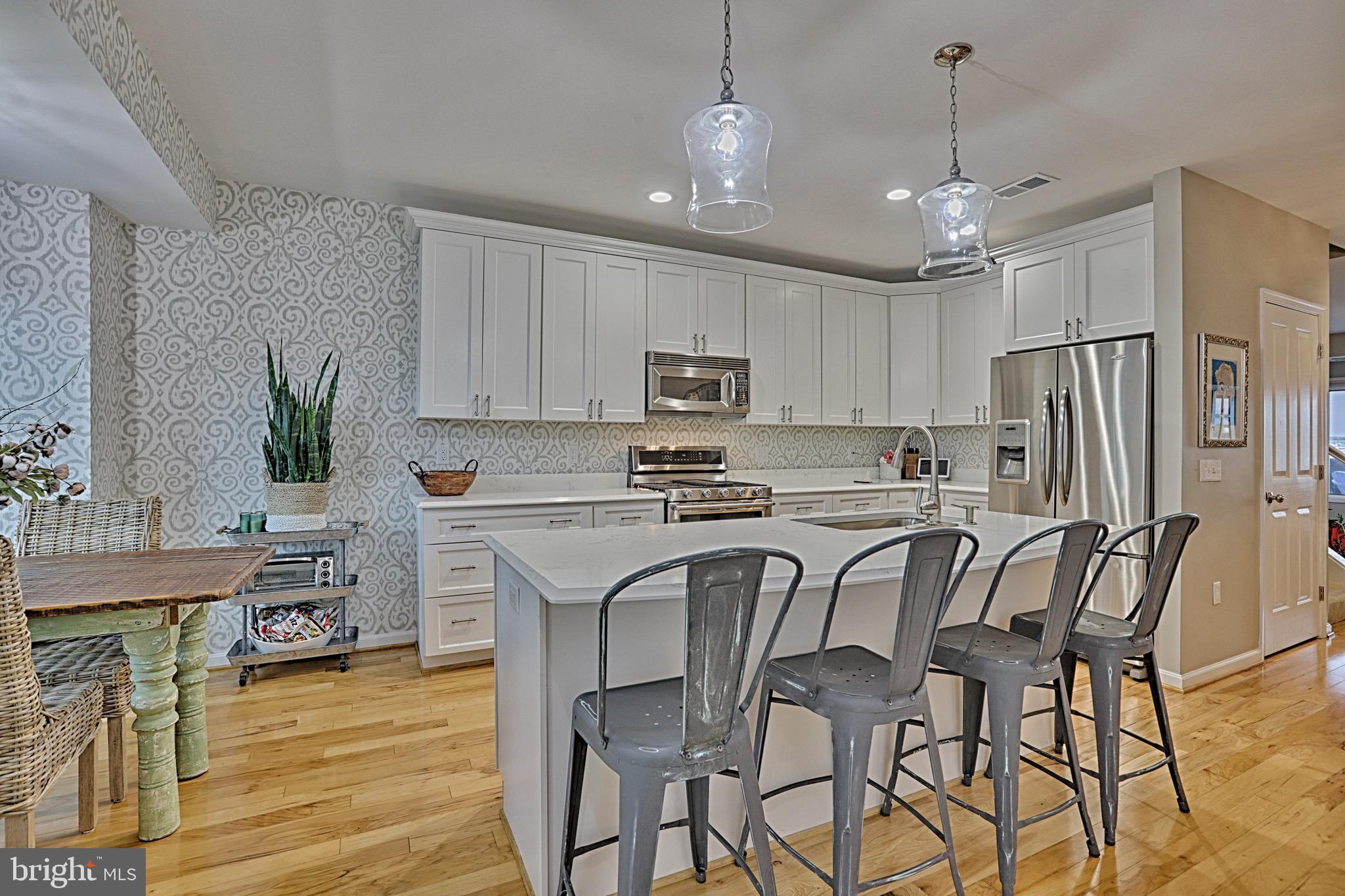 606 Oyster Cove Dr