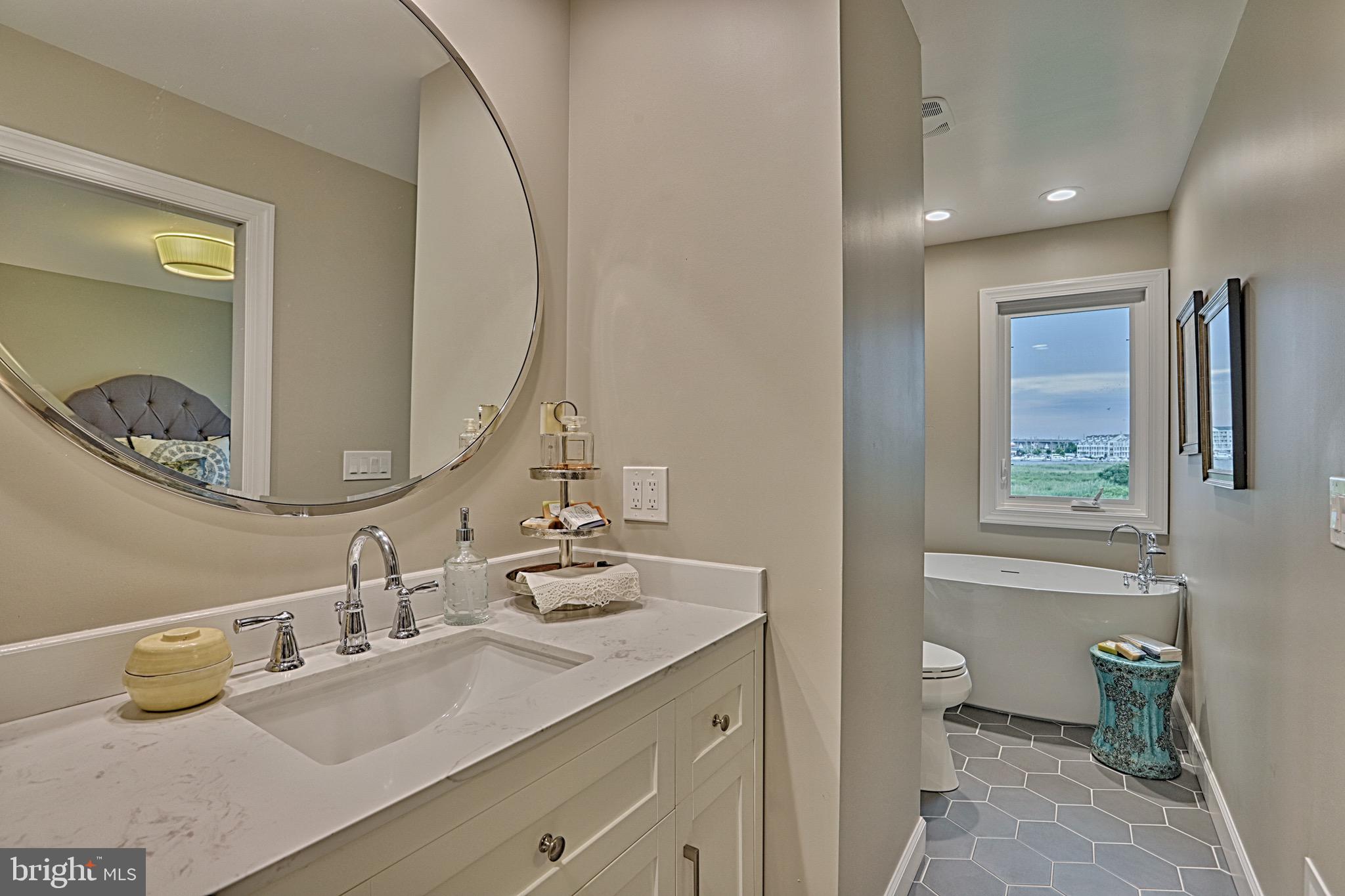 606 Oyster Cove Dr