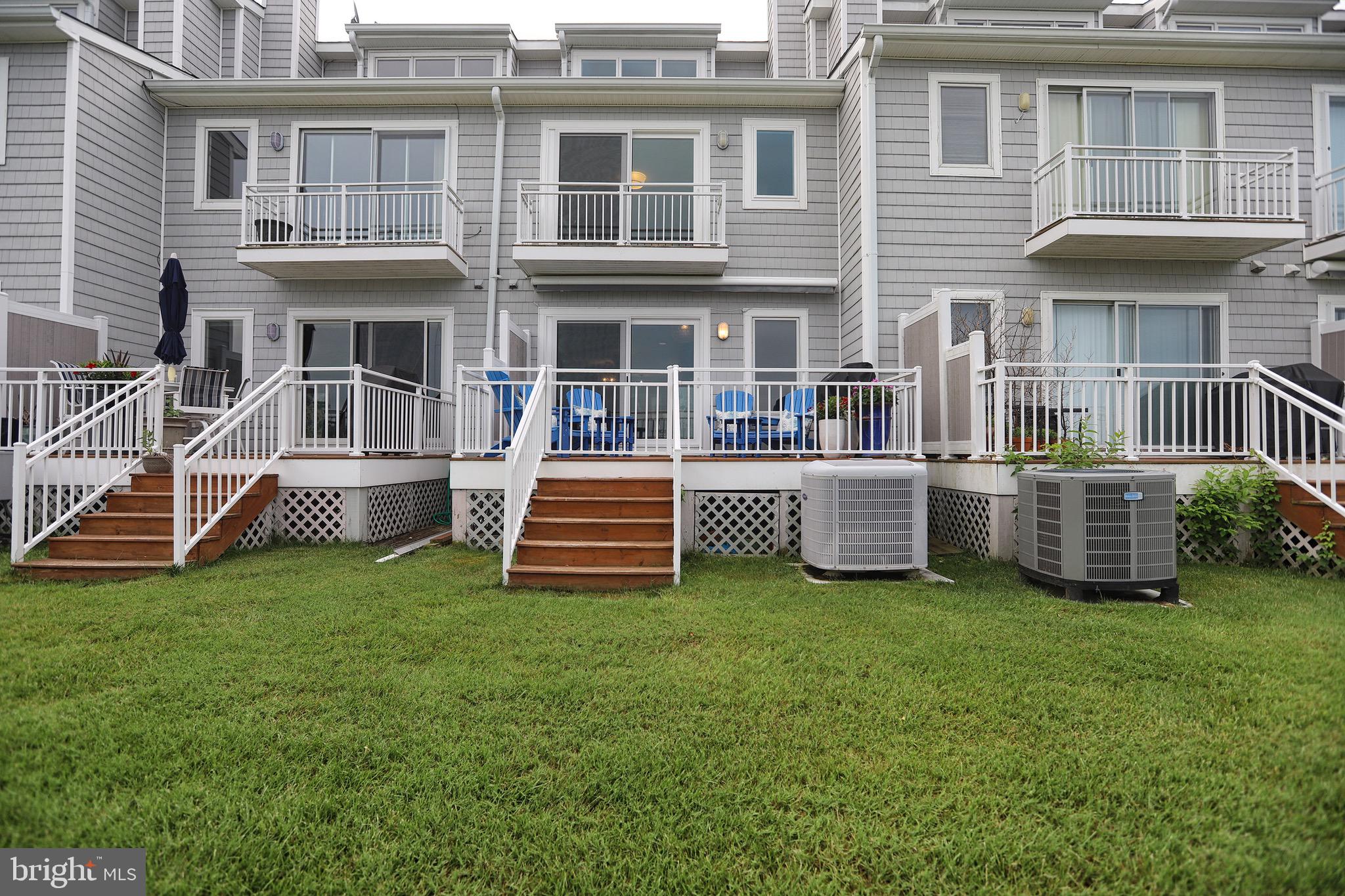 606 Oyster Cove Dr