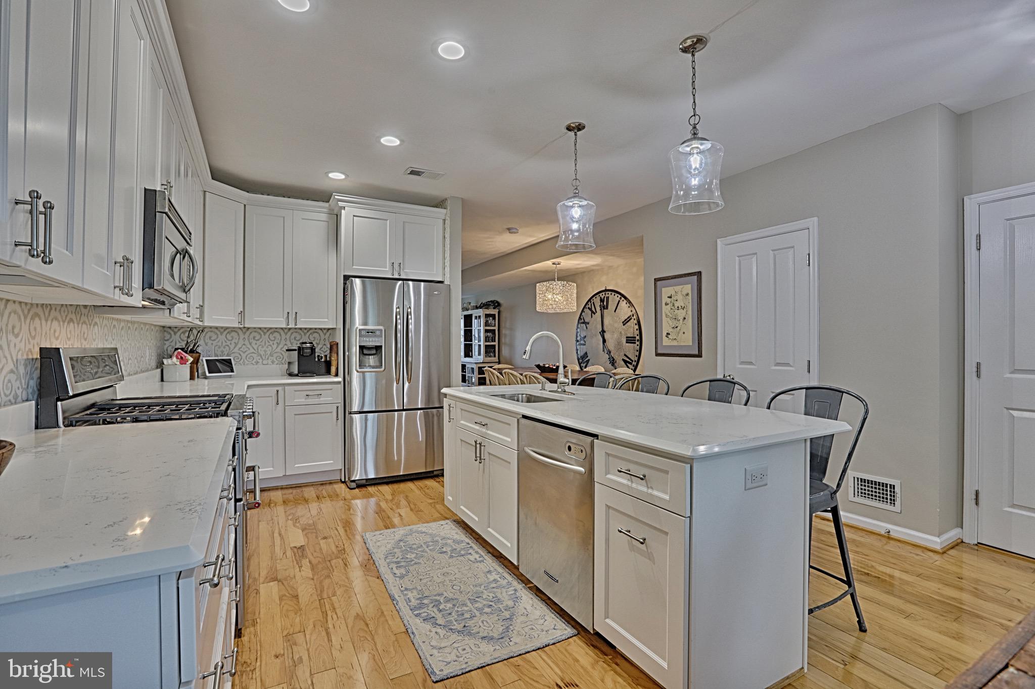 606 Oyster Cove Dr