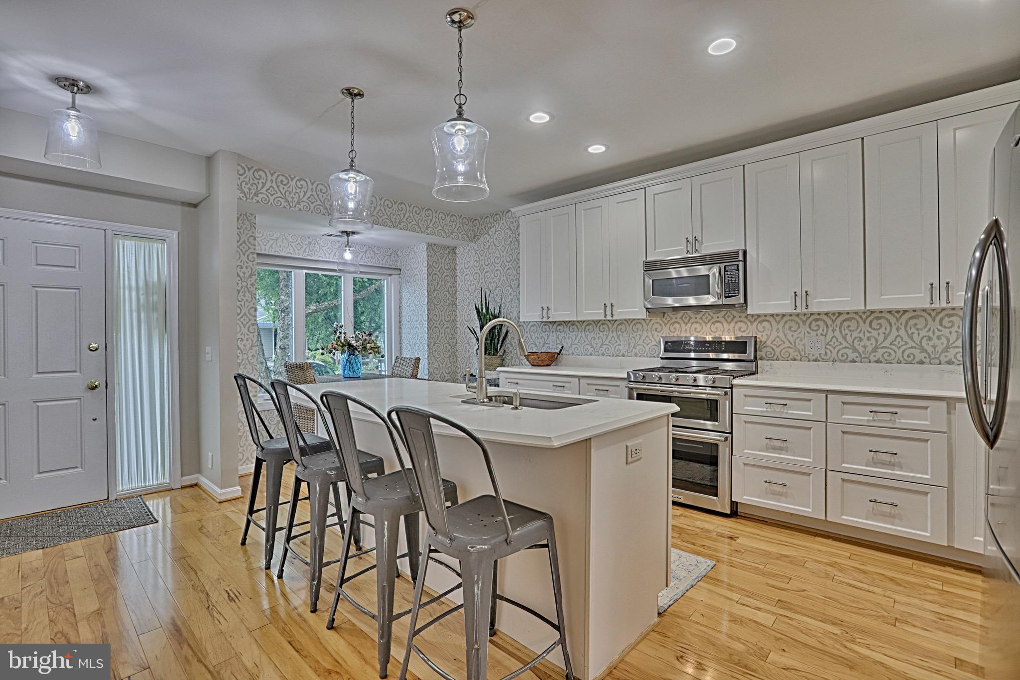 606 Oyster Cove Dr
