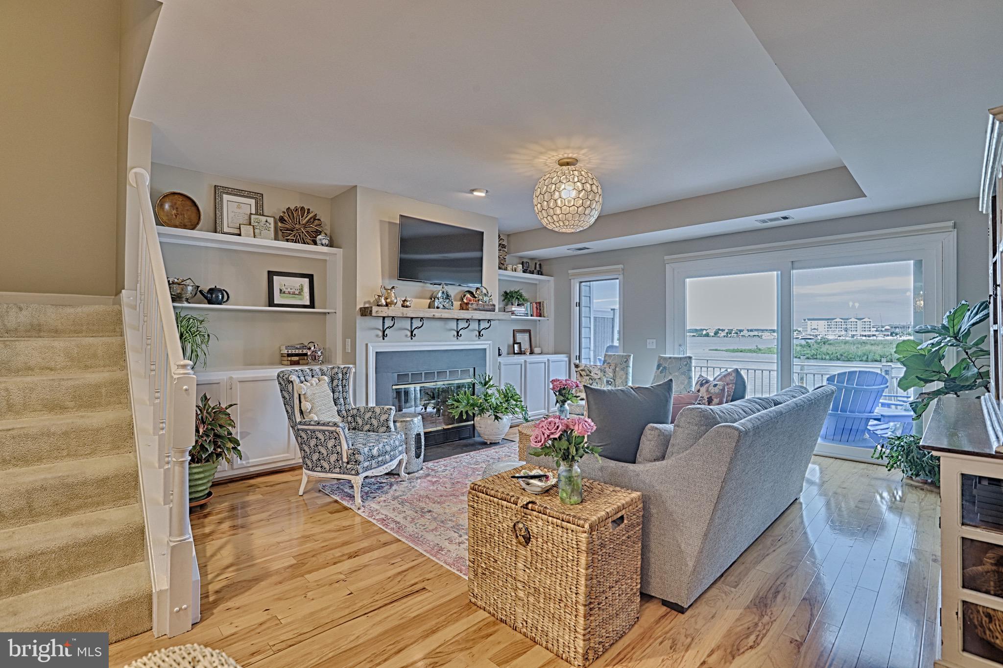 606 Oyster Cove Dr