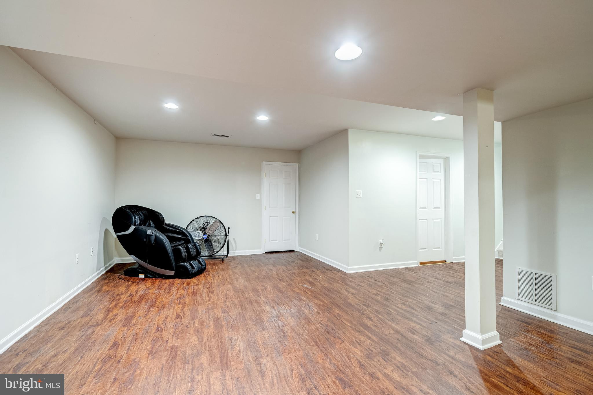 11418 Jordan Ln