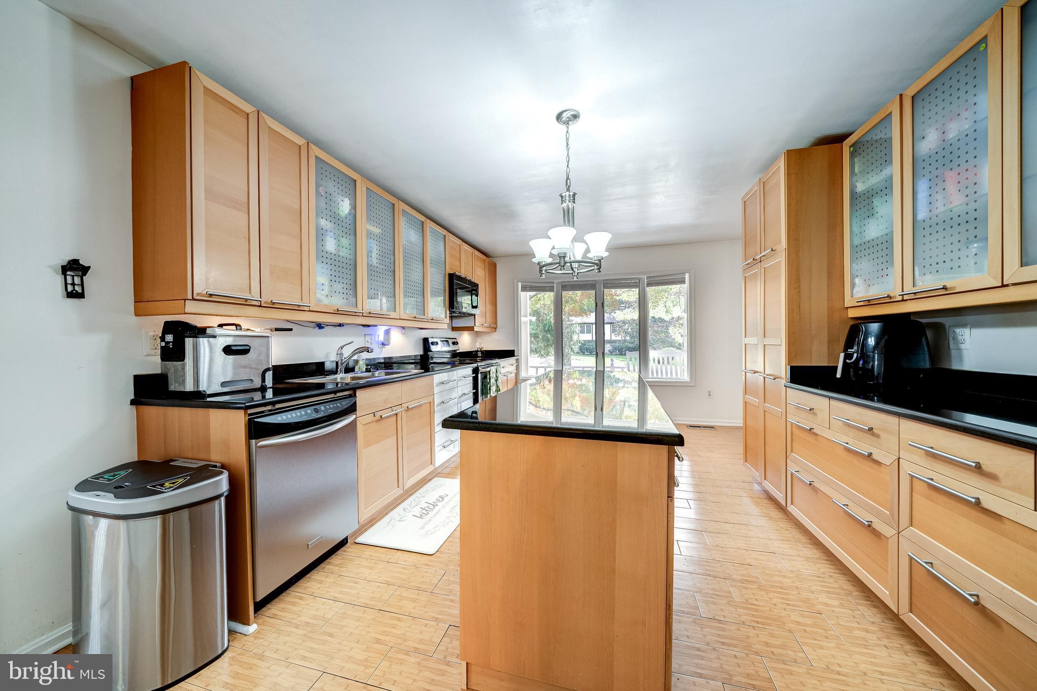 11418 Jordan Ln