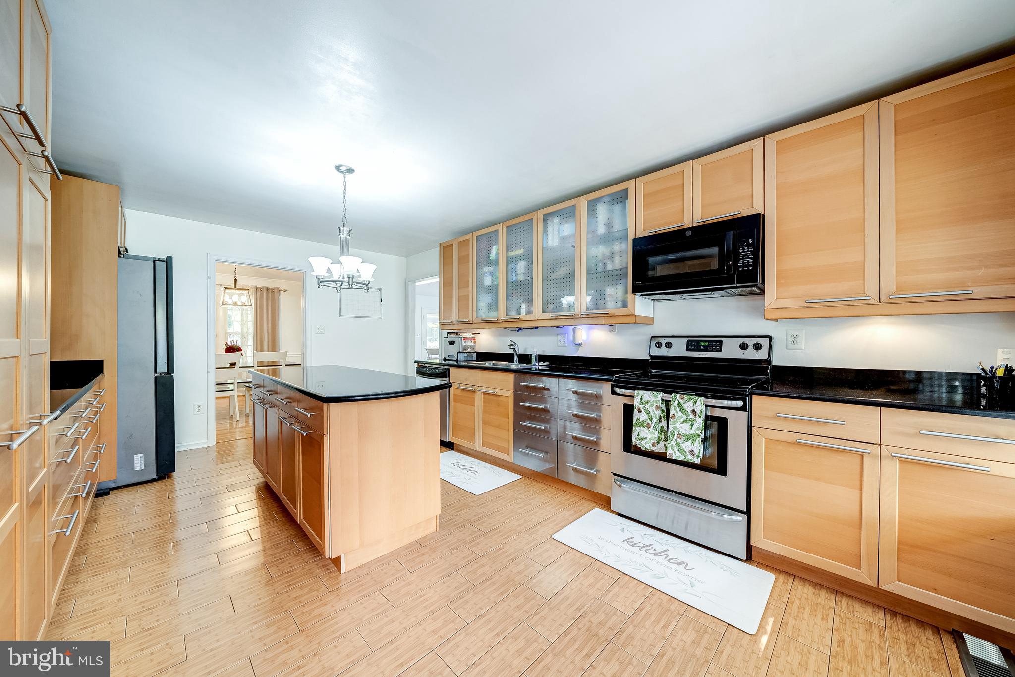 11418 Jordan Ln