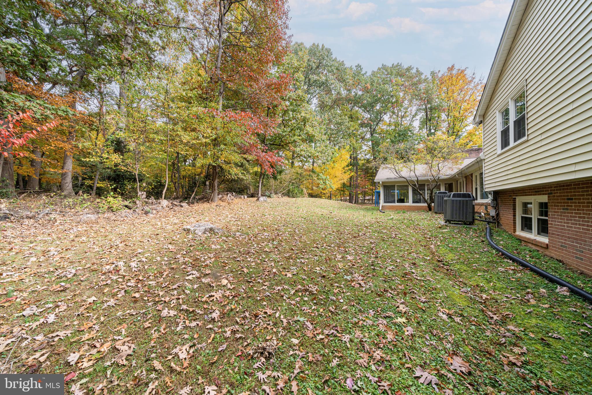 11418 Jordan Ln