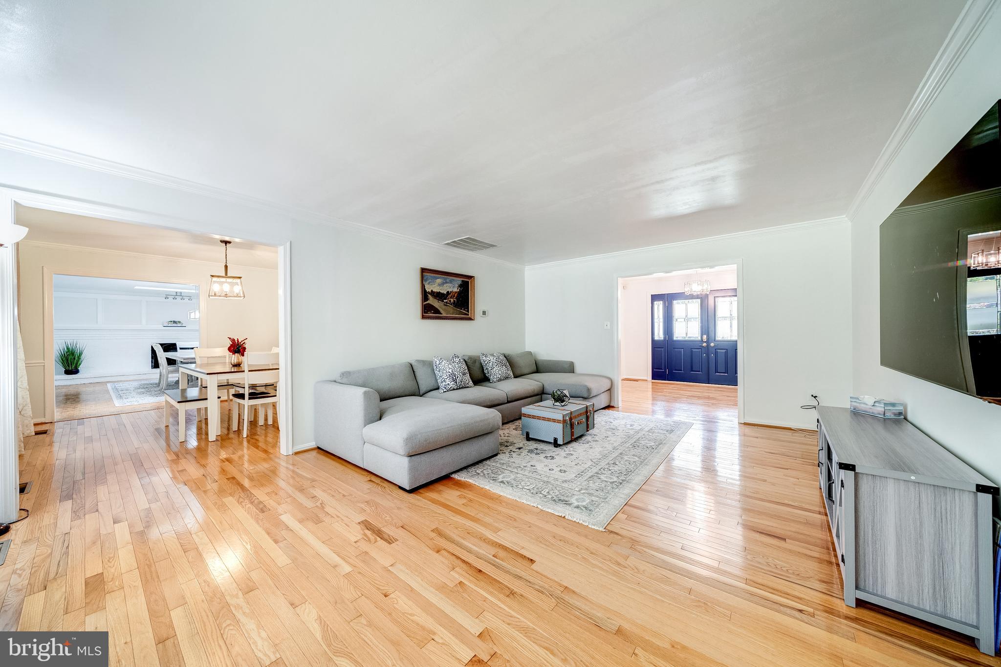 11418 Jordan Ln