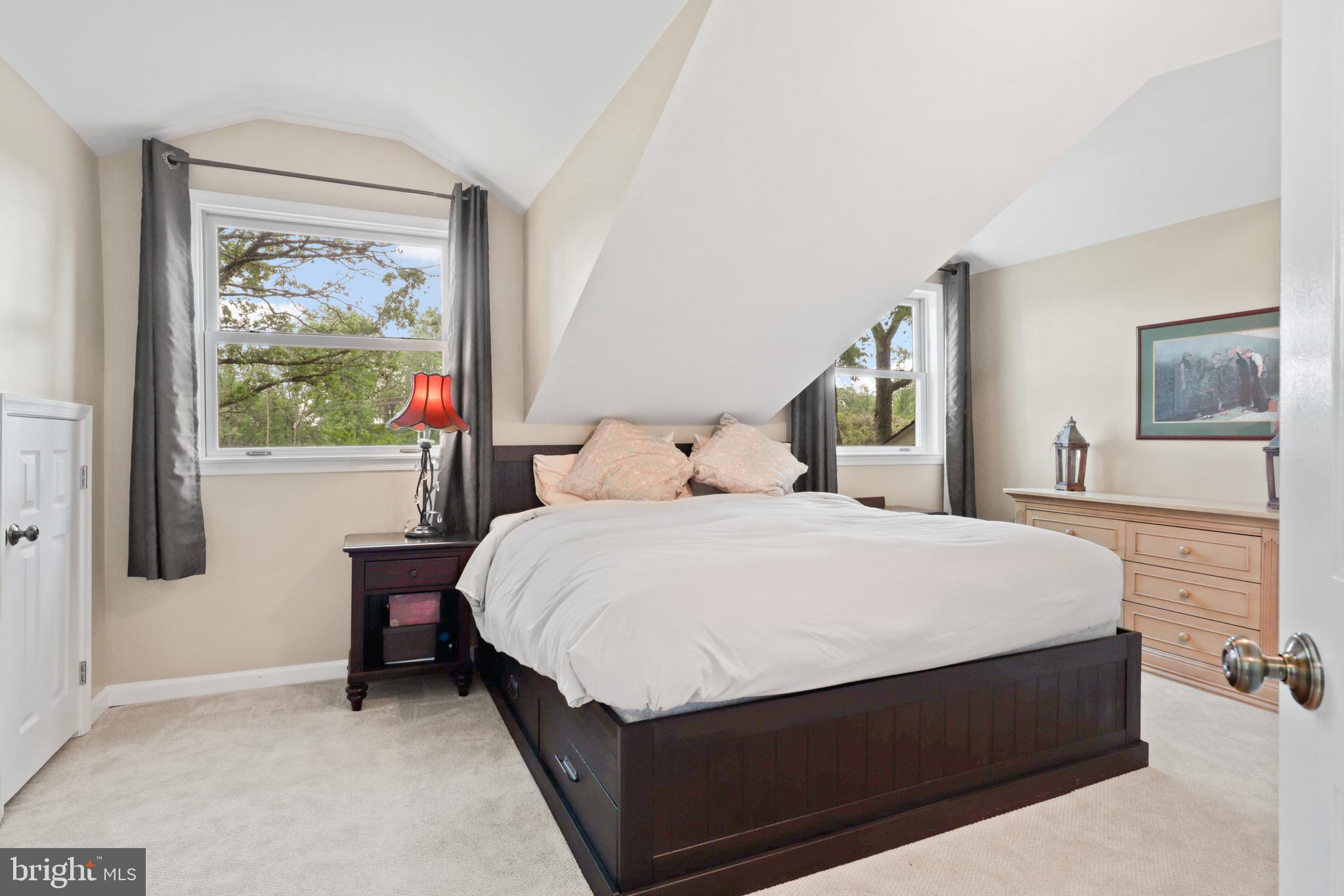 10906 Sunset Hills Rd