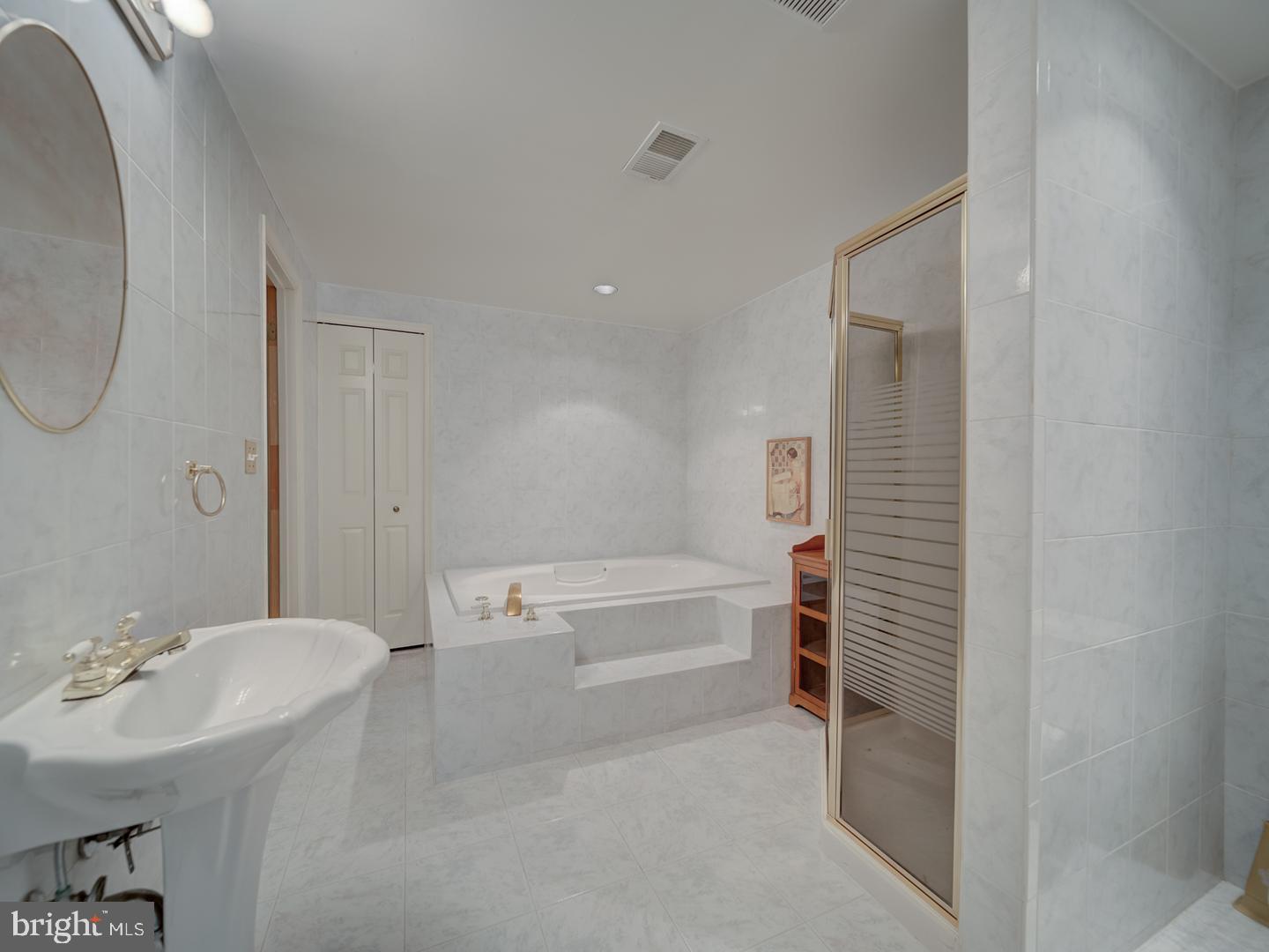 1203 Forestville Dr