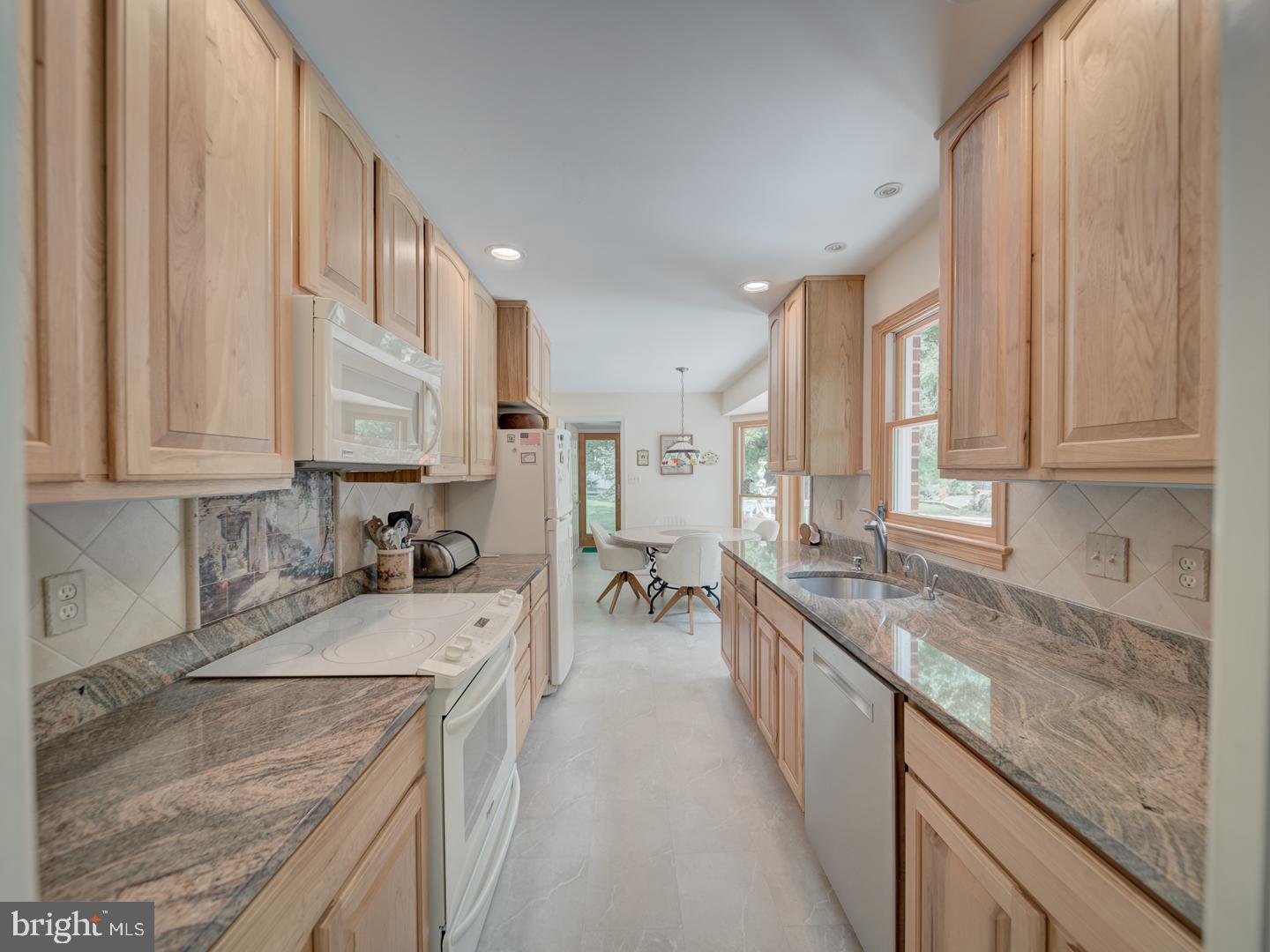 1203 Forestville Dr