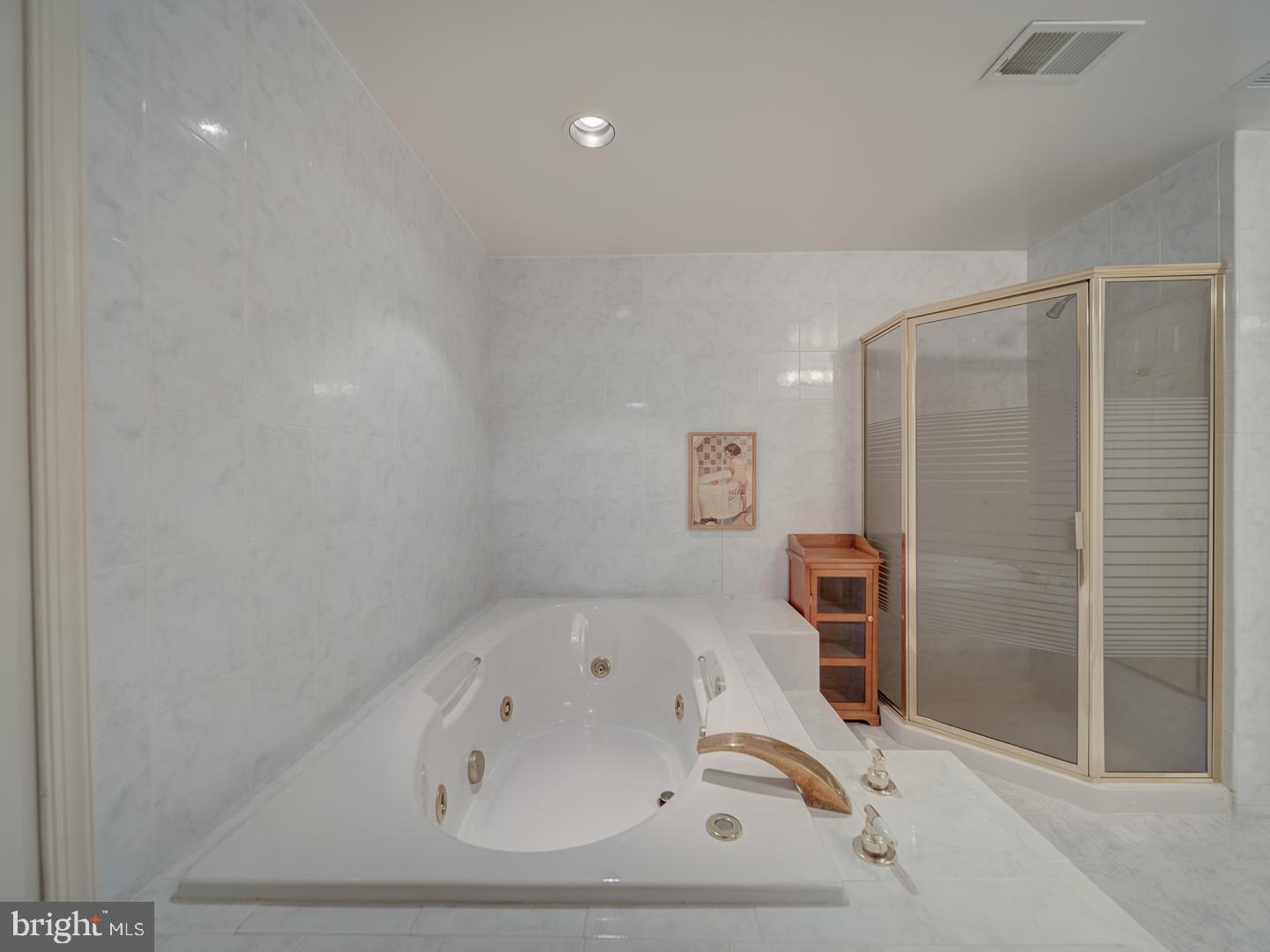 1203 Forestville Dr