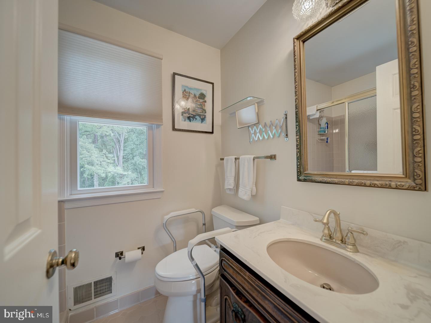 1203 Forestville Dr