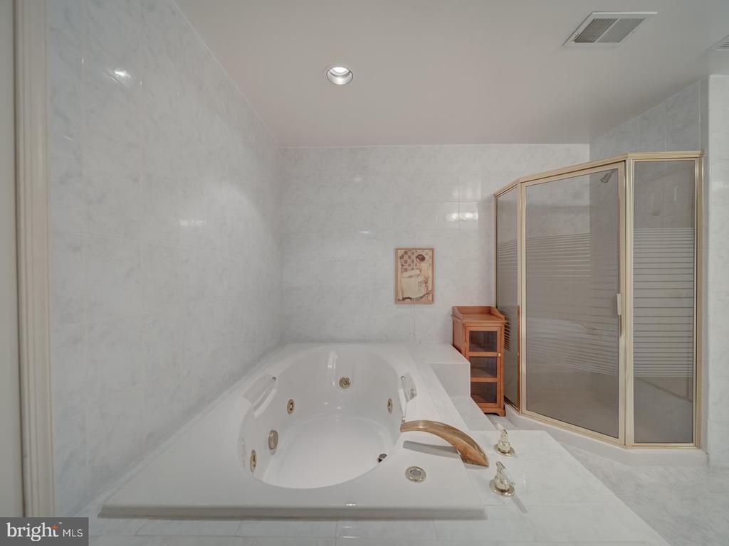 1203 Forestville Dr