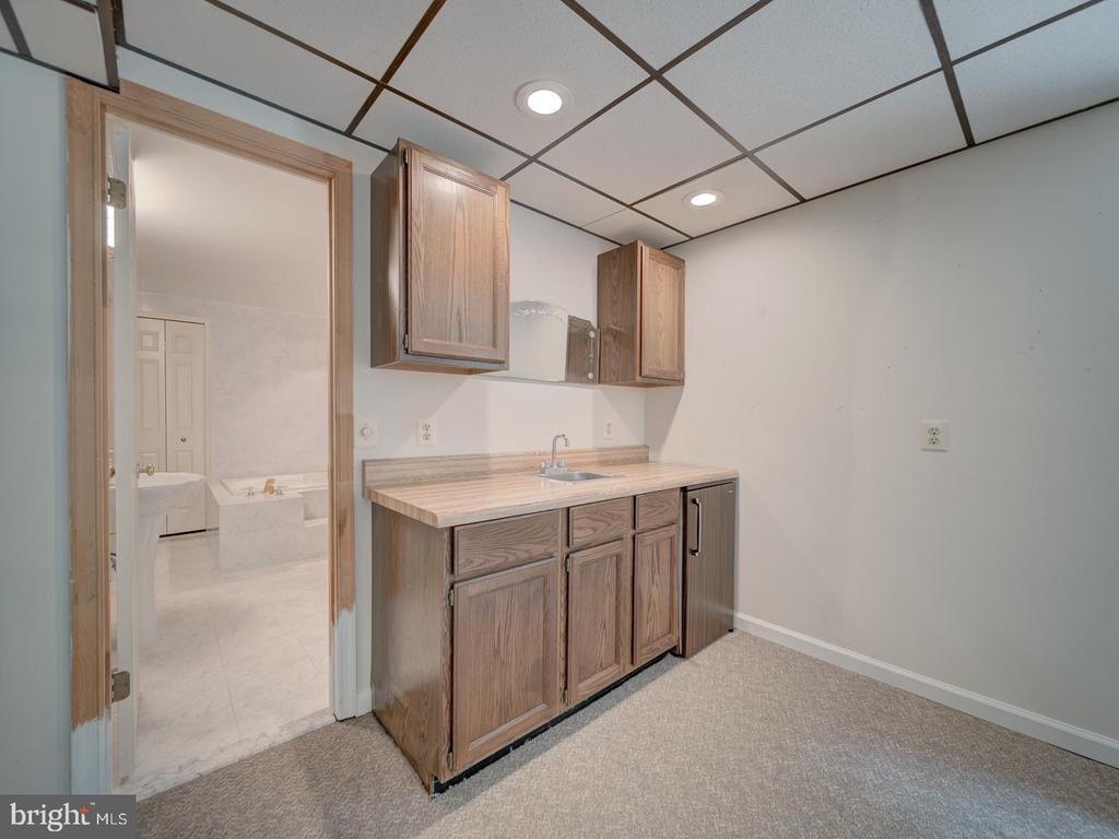 1203 Forestville Dr