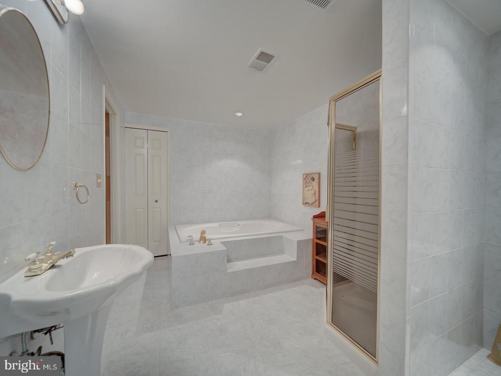 1203 Forestville Dr