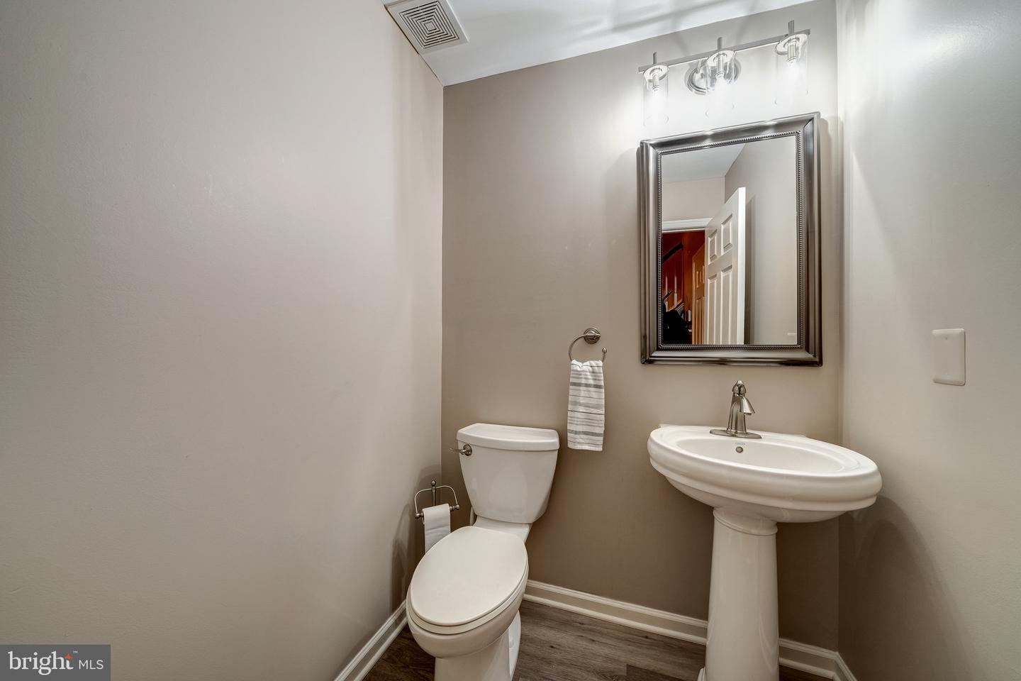 802 Maple Flats Ter