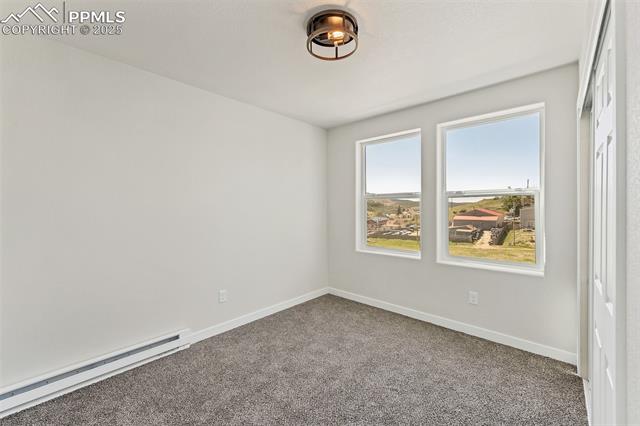 219 W Bennett Avenue