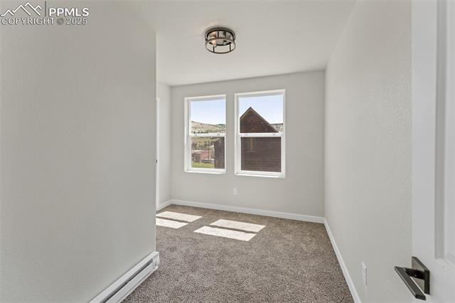 219 W Bennett Avenue