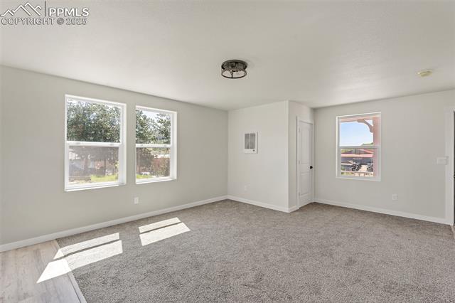 219 W Bennett Avenue