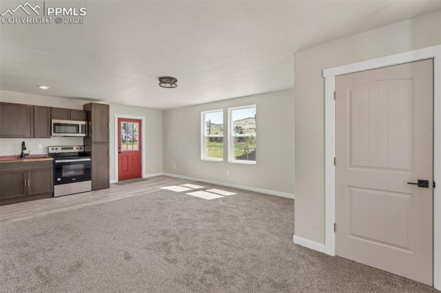 219 W Bennett Avenue