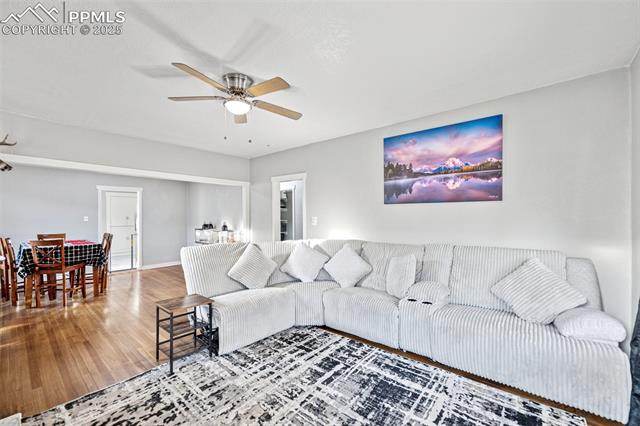 2407 E Willamette Avenue