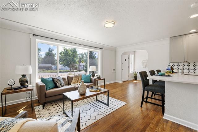 1212 E Monument Street