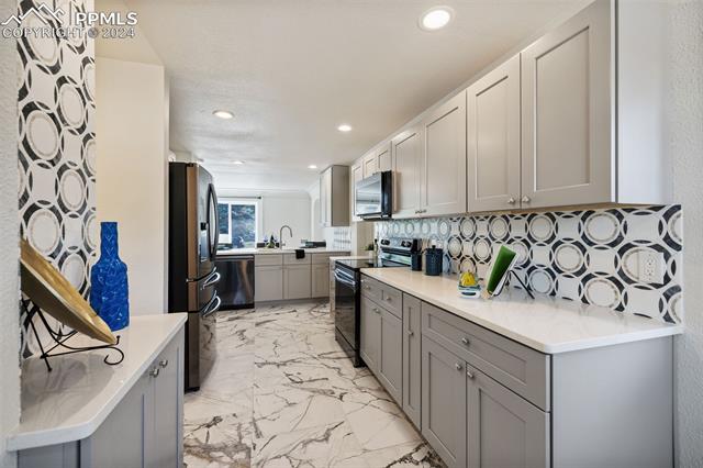 1212 E Monument Street