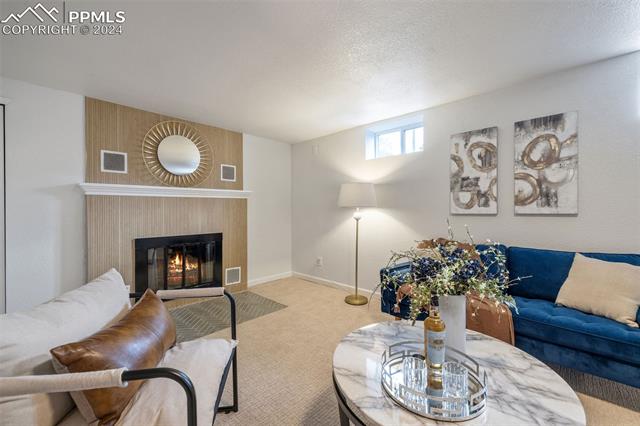 1212 E Monument Street