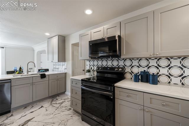 1212 E Monument Street