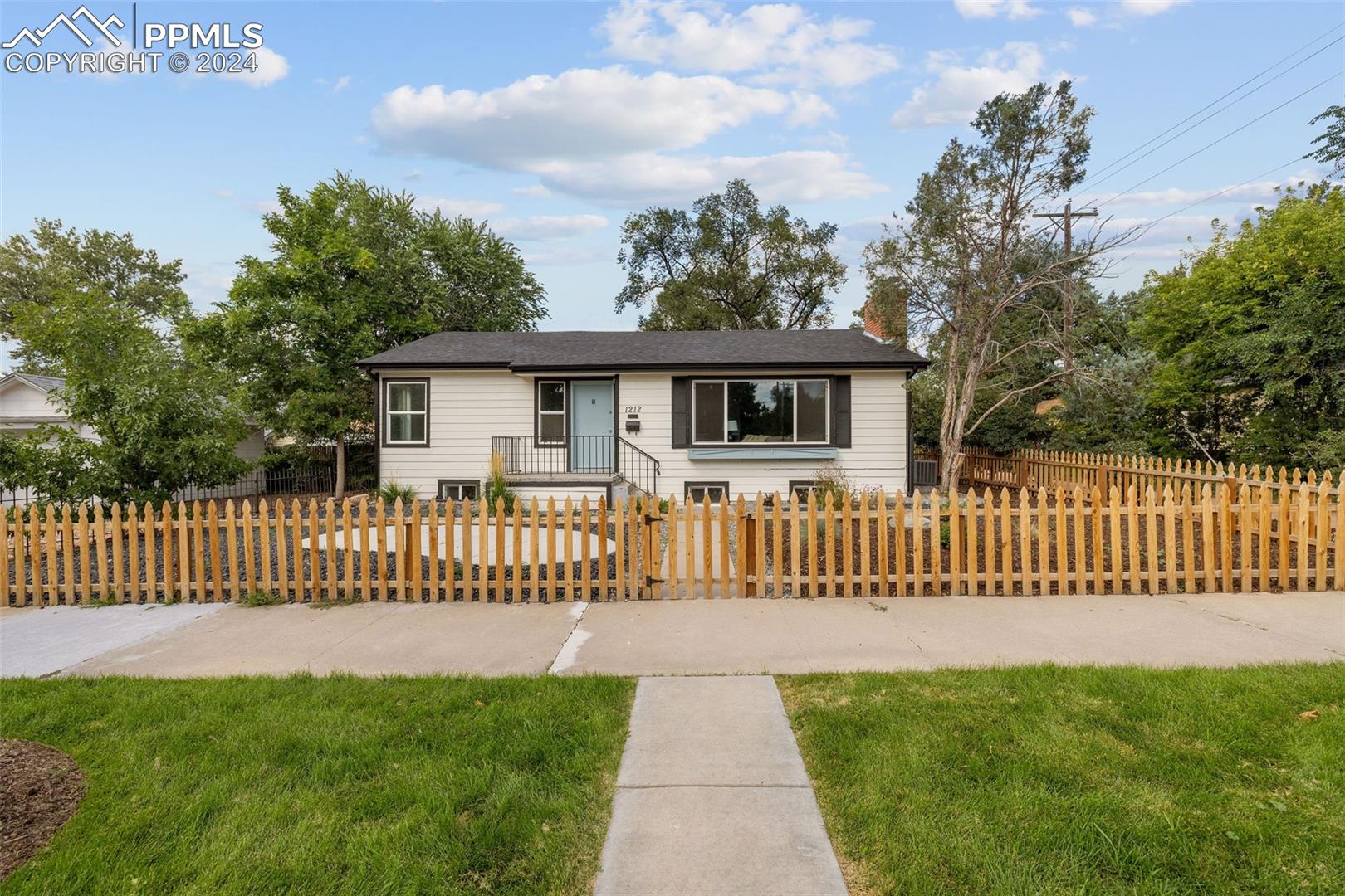 1212 E Monument Street