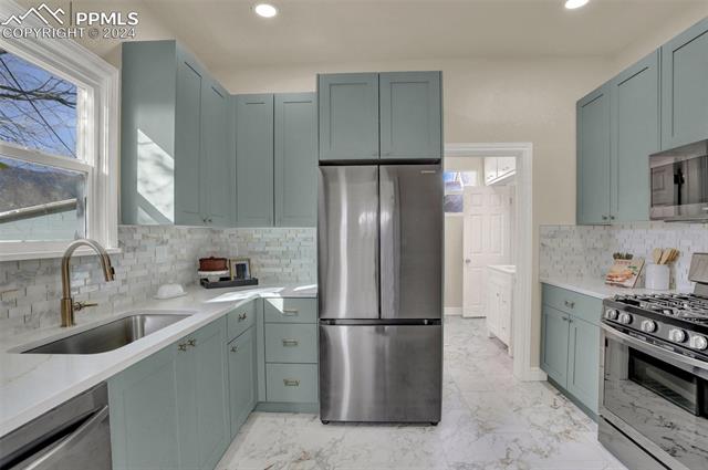 901 W Cucharras Street