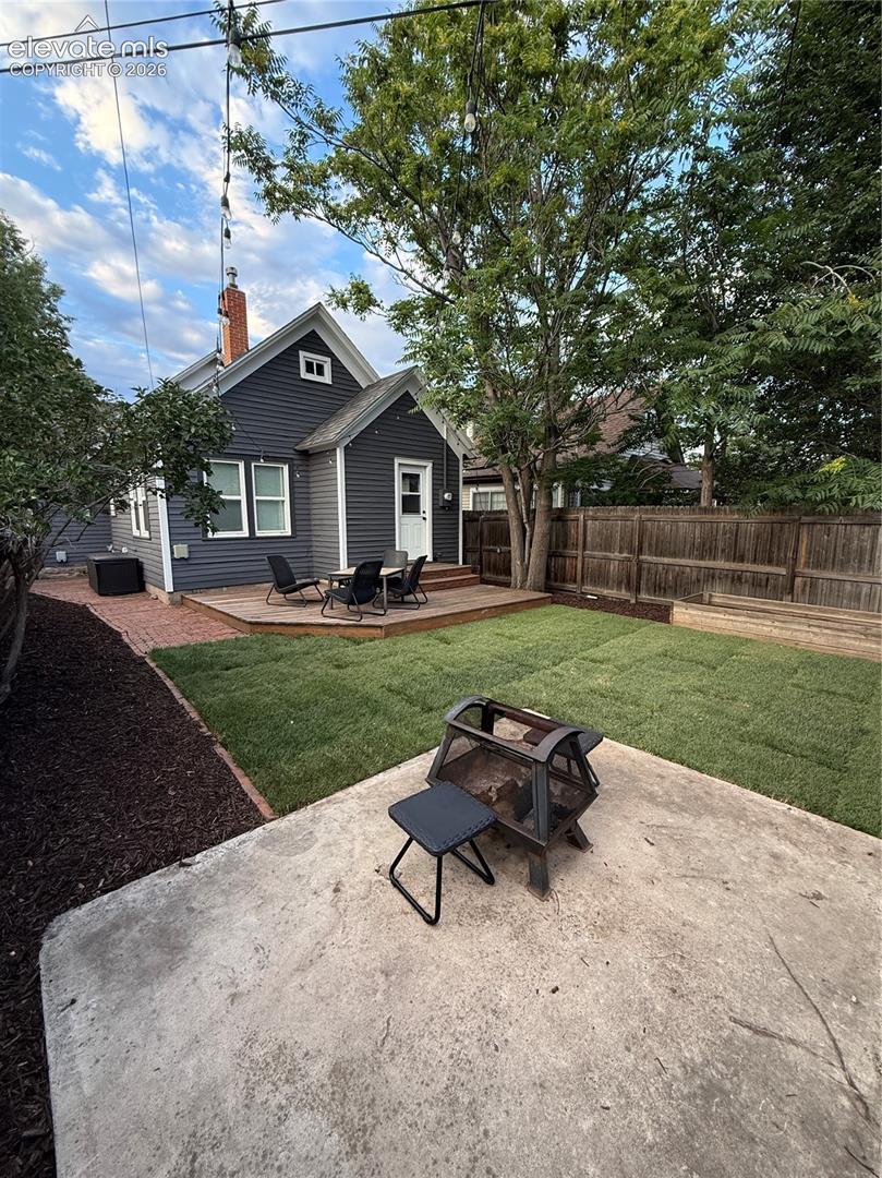 323 E Willamette Avenue