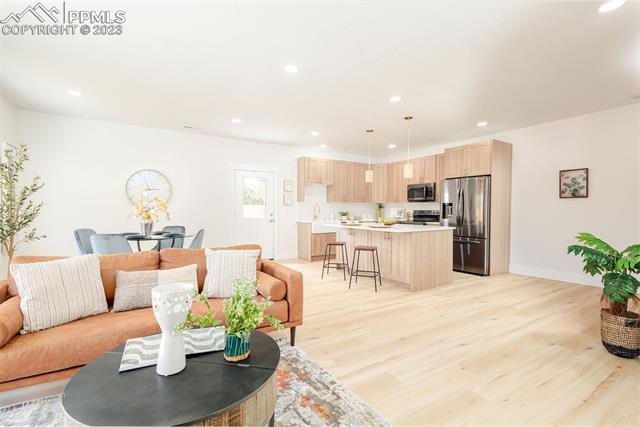 905 W Cucharras Street