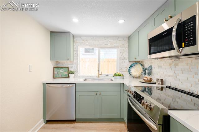 905 W Cucharras Street