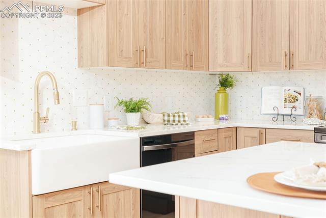 905 W Cucharras Street