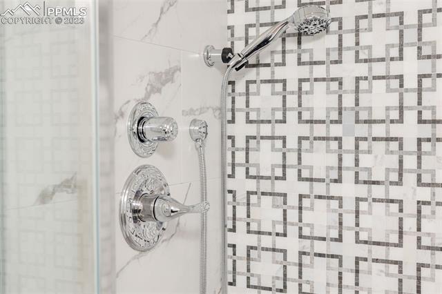 905 W Cucharras Street