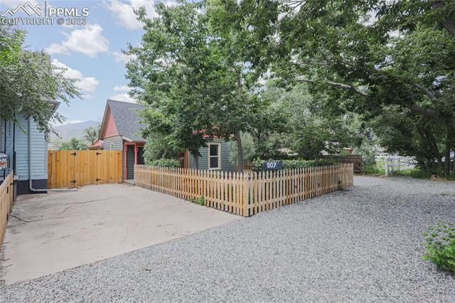 905 W Cucharras Street