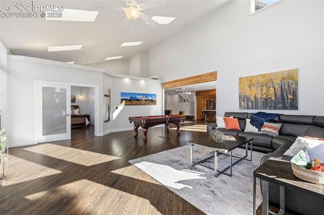 1915 Hunters Point Lane