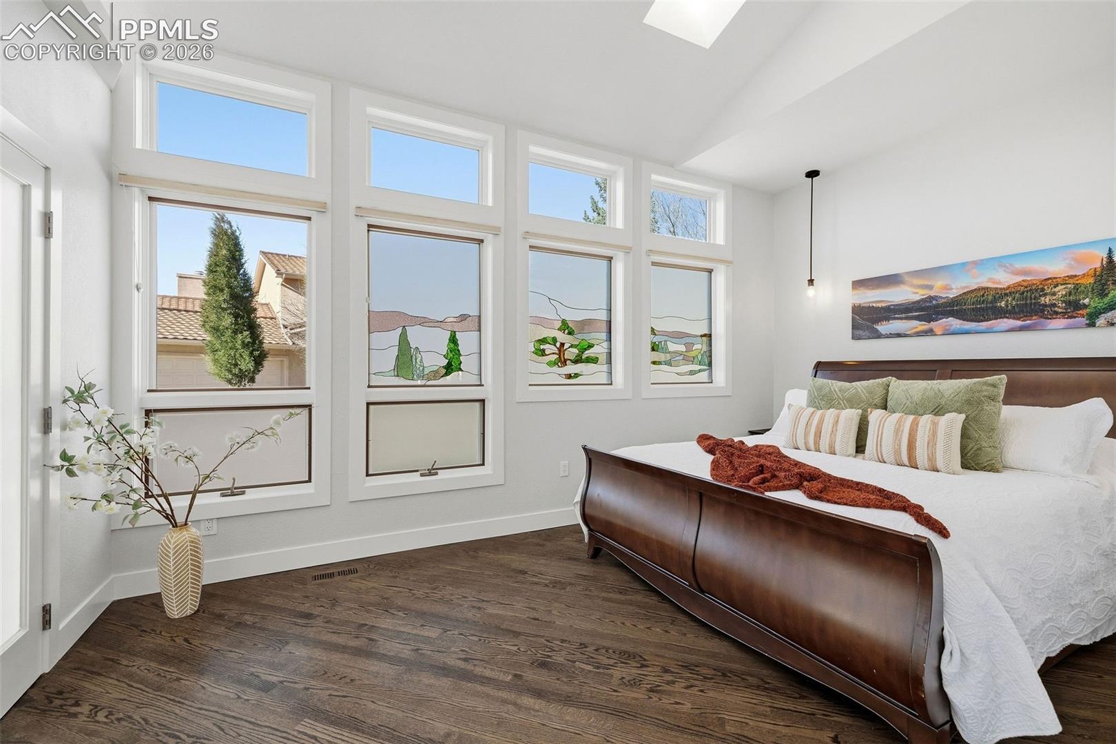 1915 Hunters Point Lane
